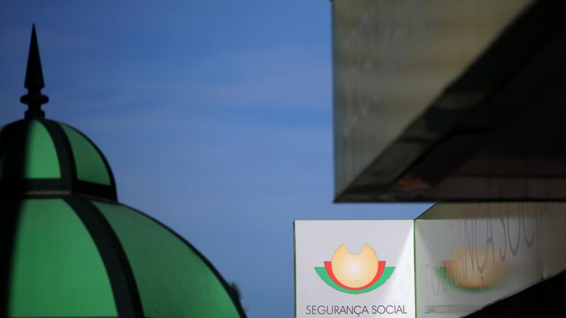 Covid-19: Prazo para trabalhadores pedirem apoio à família alargado até 4.ªfeira