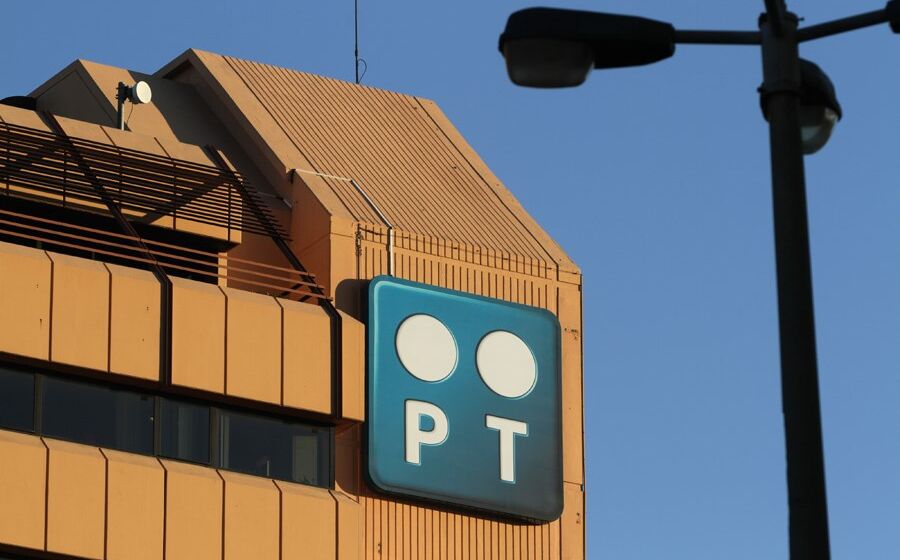 Processos contra a gestão da PT: No sétimo mês do ano, os minoritários da Portugal Telecom (PT) avançaram com processo contra a gestão da empresa, pela aplicação que fez de 900 milhões de euros em dívida da Rioforte. Os processos chegaram depois de Zeinal Bava, ex-presidente da PT, ter sido ouvido em comissões de inquérito.