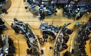 Wall Street fecha em alta mas diminui entusiasmo