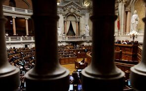 SIGI: Esquerda pede cessação, PS e PSD avançam com propostas de alteração