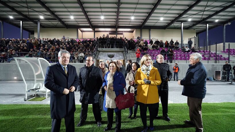Os autarcas Eduardo Vítor Rodrigues, Guilherme Aguiar e Maria José Gamboa pisaram o relvado ao lado de Elena Aldana, directora de Relações Externas da Mercadona em Portugal.