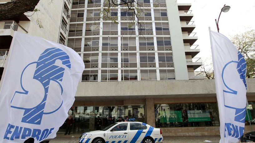 Despedida professora que divulgou temas antes do exame de Português em 2017