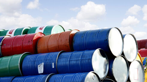 Petróleo dispara após OPEP anunciar corte de produção acima do esperado