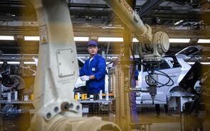 Produção industrial da China sobe 35% nos dois primeiros meses do ano