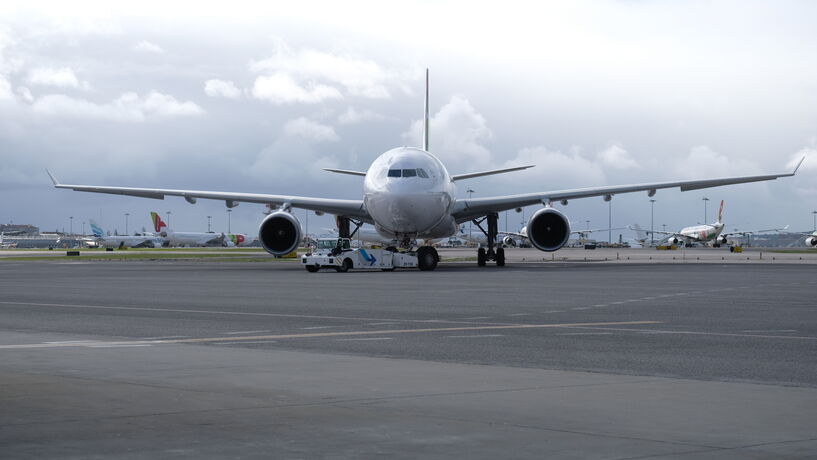 Ministros das Finanças da UE querem agravar impostos sobre aviação