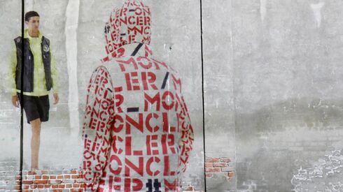 De volta às compras de luxo: dona da Gucci tem Moncler na mira