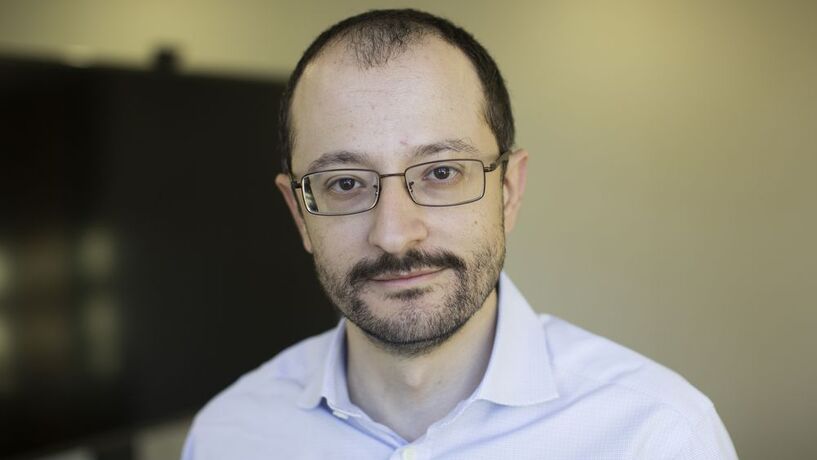 Mago da matemática faz fortuna de 700 milhões sem traders humanos