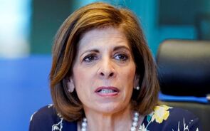 Bruxelas diz que campanha de vacinação na UE não está a falhar