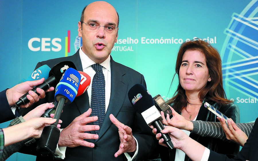 O ministro da Economia e a ministra do Trabalho têm uma longa lista de dúvidas legais para esclarecer.