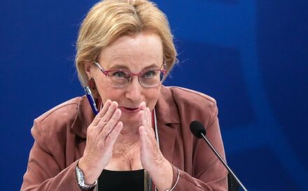 Graça Freitas está infetada com covid-19. Teste a Temido deu negativo