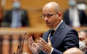 Meta do défice sobe até três décimas com alterações orçamento