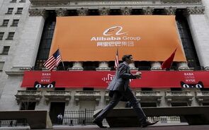 Reguladores chineses anunciam investigação antimonopólio ao grupo Alibaba