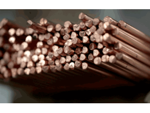 Cobre em máximos de 2013 com queda de stocks. Goldman fala em superciclo das matérias-primas