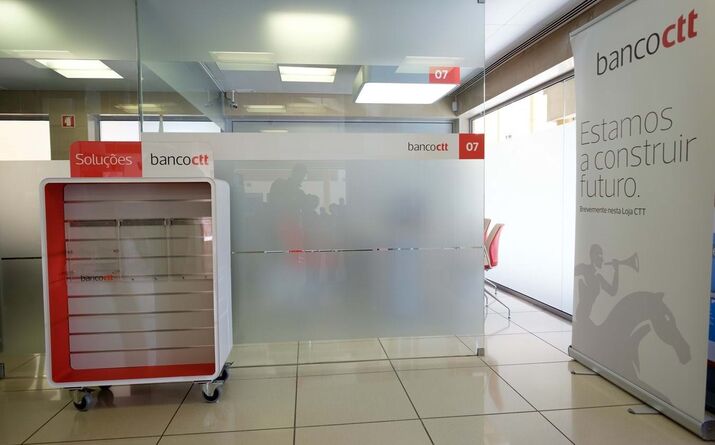 Encomendas e Banco CTT suportam empresa de correios