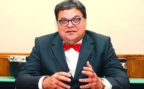 Suíça mantém confisco dos bens de Carlos São Vicente mas vai reanalisar caso