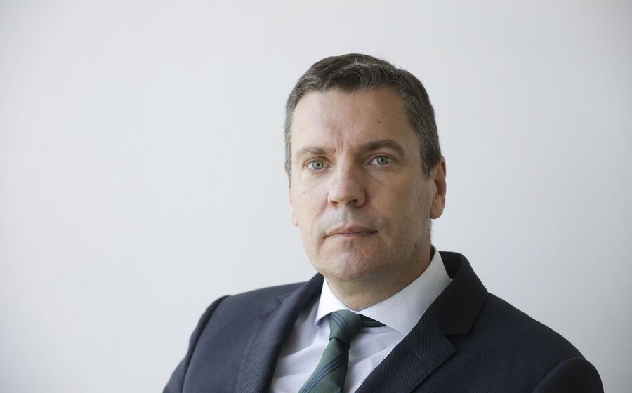 O diretor da Sotheby’s International Realty em Portugal acredita que as novas regras dos vistos “gold” poderão significar o fim do programa.