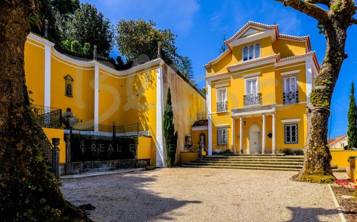1. Palacete de luxo em Sintra