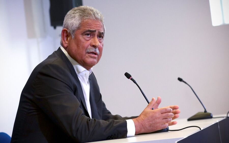 Luís Filipe Vieira recebeu o cartão vermelho do conselho fiscal do Benfica. Tem de sair dentro de 30 dias, se as medidas de coação não mudarem ou se não renunciar.