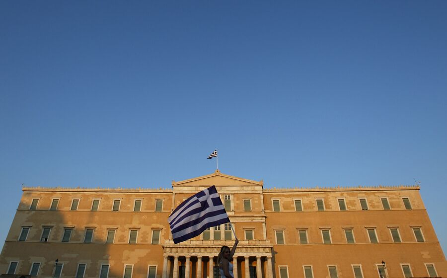 Atenas regressa este sábado à relativa normalidade na governação, depois de 12 anos sob vigilância apertada.