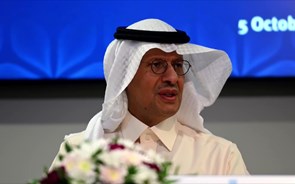 Ministro saudita critica sanções. “Vão conduzir à falta de abastecimento”