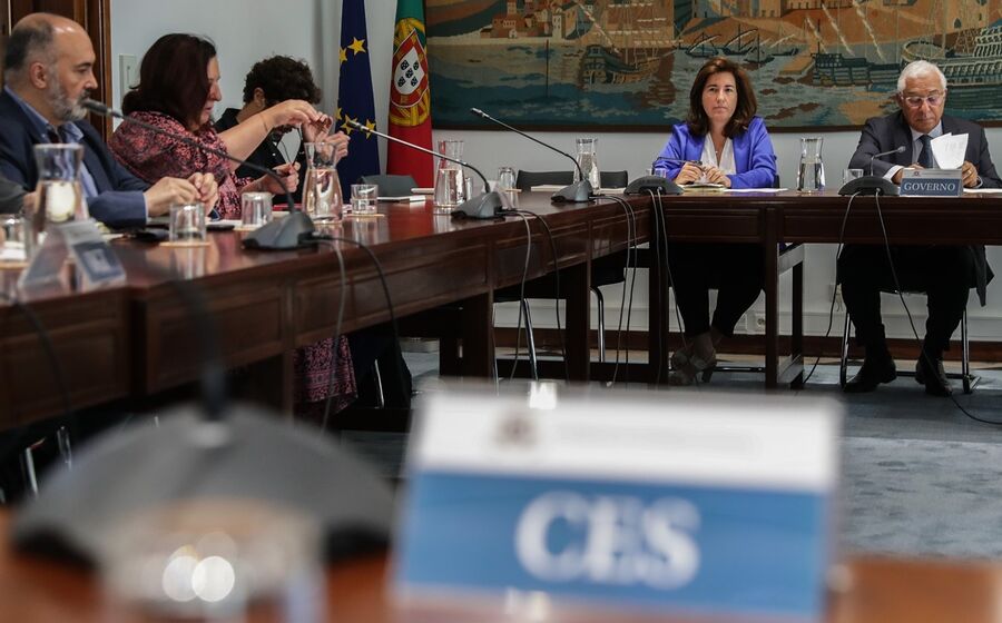 Os temas da reunião desta quarta-feira são vagos, mas há um ponto de situação do acordo. Ana Mendes Godinho prometeu esclarecimentos sobre o fundo e as compensações por despedimento.