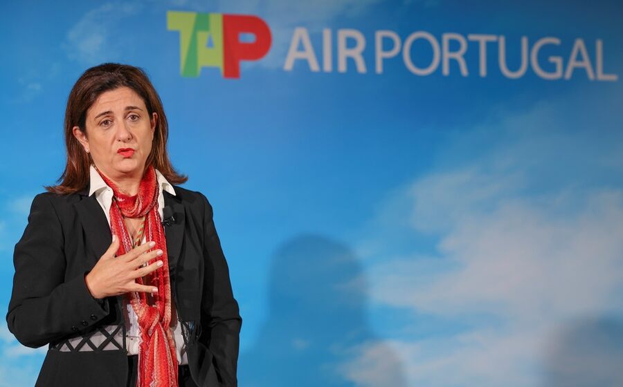 A CEO da TAP, Christine Ourmières-Widener, disse que o ministro das Infraestruturas foi informado do cancelamento dos voos.