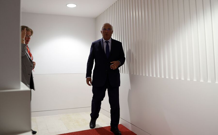 O primeiro-ministro mexeu nas equipas dos Ministérios da Economia e das Finanças.